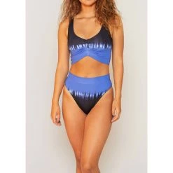 HURLEY Women's Dipped Pleated Crop Bikini Top